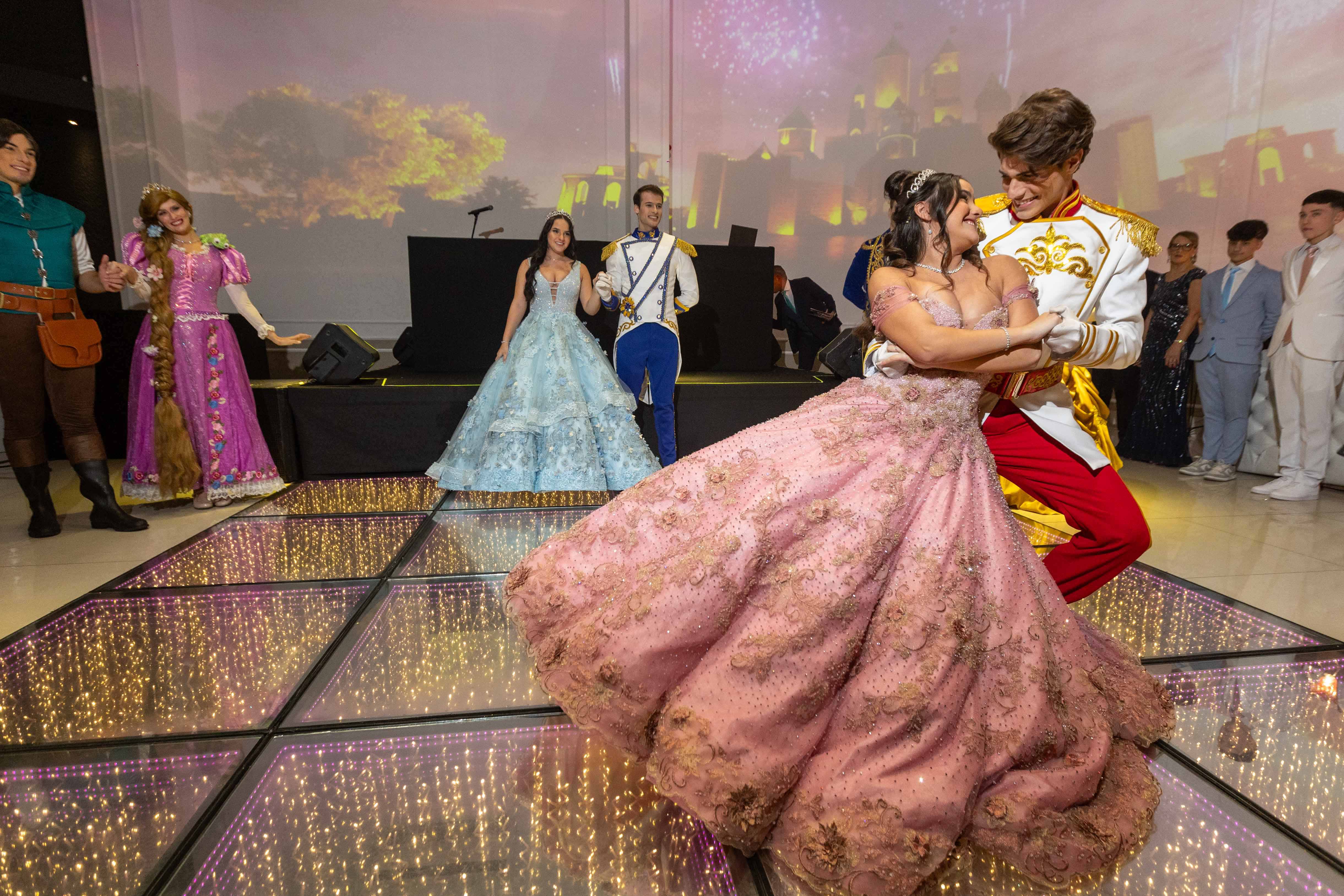 Garutti Produções - Brenda e Loh - 1945.jpg